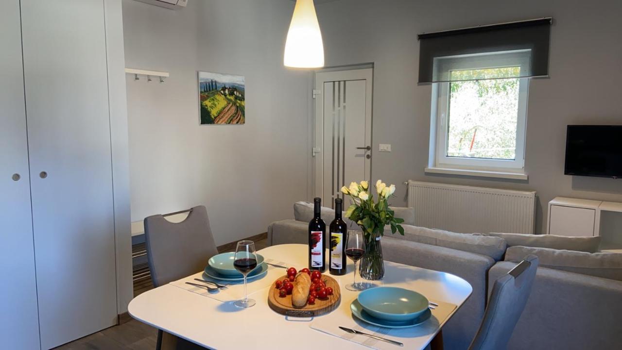 Apartmani Zuzic Пореч Экстерьер фото