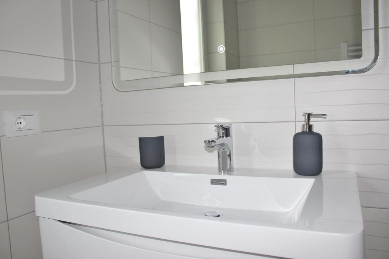 Apartmani Zuzic Пореч Экстерьер фото